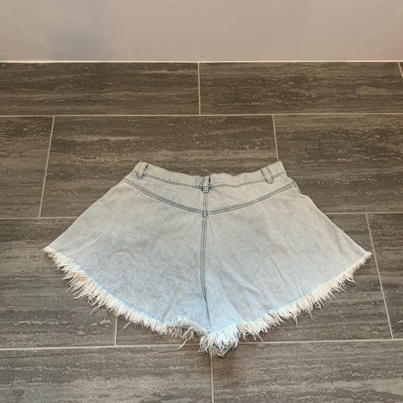 SOLD We the free 31 inch flowy Jean shorts. - Picture 3 of 3